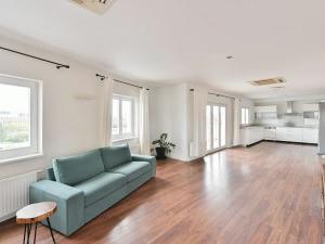 Prodej bytu 4+kk, Praha - Holešovice, Skalecká, 169 m2