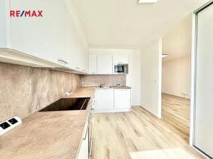 Pronájem bytu 3+kk, Praha - Kobylisy, Střekovská, 67 m2