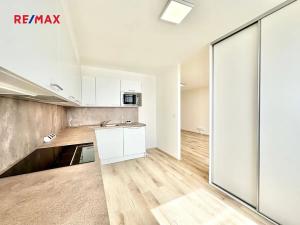 Pronájem bytu 3+kk, Praha - Kobylisy, Střekovská, 67 m2