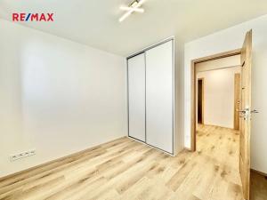 Pronájem bytu 3+kk, Praha - Kobylisy, Střekovská, 67 m2