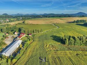Prodej komerčního pozemku, Brniště, 13896 m2