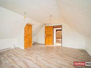 Prodej rodinného domu, Chožov, 737 m2