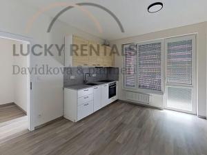 Prodej bytu 1+kk, Praha - Černý Most, Dobrovolného, 31 m2
