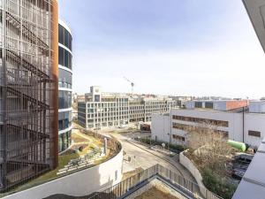 Pronájem bytu 1+kk, Praha - Radlice, U Komína, 31 m2