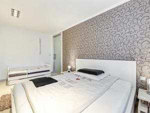 Pronájem bytu 2+1, Praha - Břevnov, Tomanova, 55 m2