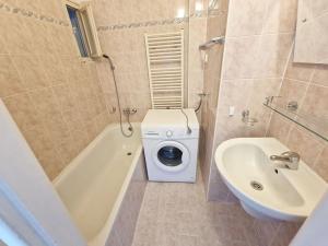 Pronájem bytu 1+kk, Praha - Vinohrady, Ondříčkova, 42 m2