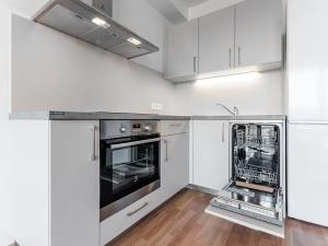 Pronájem bytu 1+kk, Praha - Vysočany, Strnadových, 33 m2