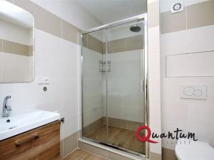 Pronájem bytu 1+kk, Praha - Troja, Lešenská, 33 m2