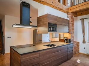 Pronájem atypického bytu, Květnice, Na Ladech, 110 m2