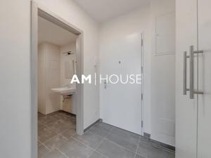 Pronájem bytu 1+kk, Praha - Strašnice, Zvěřinova, 48 m2