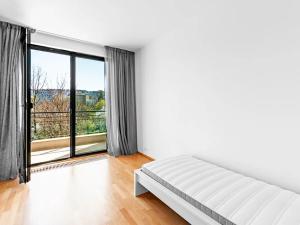 Pronájem bytu 3+kk, Praha, Na Petynce, 83 m2