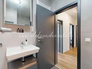 Prodej bytu 3+kk, Praha - Hloubětín, Laponská, 77 m2