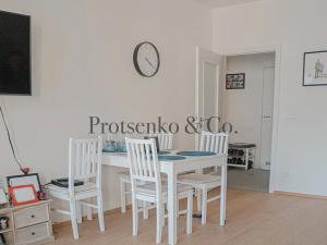 Pronájem bytu 2+kk, Praha - Karlín, Rohanské nábřeží, 60 m2