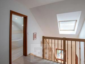 Pronájem rodinného domu, Tuchoměřice, U Špejcharu, 157 m2