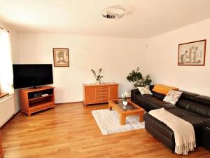 Prodej rodinného domu, Zlatníky-Hodkovice, V Břínkách, 150 m2