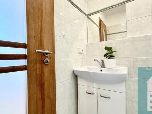 Pronájem bytu 1+1, Kroměříž, Úprkova, 35 m2