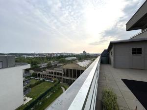 Pronájem bytu 2+kk, Praha - Vysočany, Svatošových, 60 m2