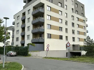 Pronájem bytu 2+kk, Praha - Vysočany, Svatošových, 60 m2