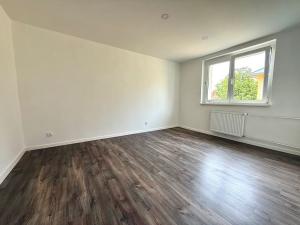 Prodej bytu 2+1, Ostrov, Jungmannova, 52 m2