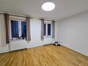 Pronájem ordinace, Praha - Vršovice, Rybalkova, 18 m2