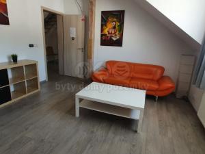 Pronájem atypického bytu, Praha, Zborovská, 114 m2