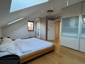 Pronájem rodinného domu, Ohrobec, V sedlištích, 220 m2