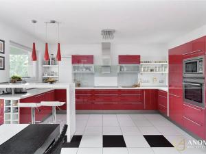 Prodej rodinného domu, Praha - Dolní Počernice, Bakurinova, 395 m2