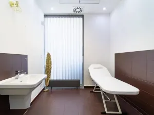Pronájem obchodního prostoru, Praha - Karlín, Křižíkova, 13 m2