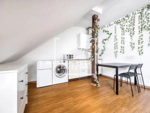 Prodej bytu 1+kk, Praha - Košíře, Plzeňská, 36 m2
