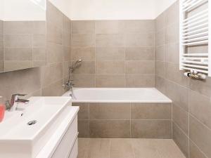 Pronájem bytu 2+kk, Praha - Karlín, Breitfeldova, 60 m2