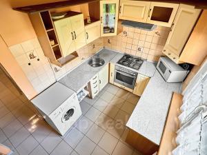 Prodej bytu 3+1, Ostrov, Kollárova, 71 m2