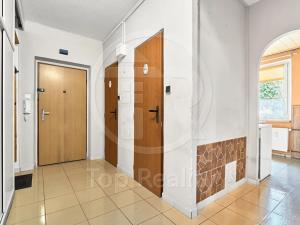 Prodej bytu 3+1, Ostrov, Kollárova, 71 m2