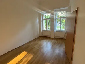 Pronájem bytu 3+1, Praha - Nové Město, Na Moráni, 70 m2