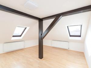 Pronájem bytu 2+kk, Praha - Kobylisy, Pod hliništěm, 53 m2