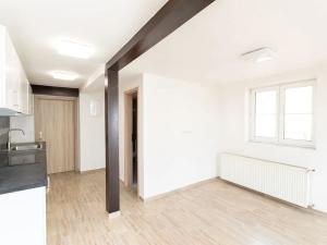 Pronájem bytu 2+kk, Praha - Kobylisy, Pod hliništěm, 53 m2