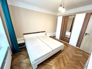 Pronájem bytu 3+1, Jaroměř, Hradecká, 64 m2