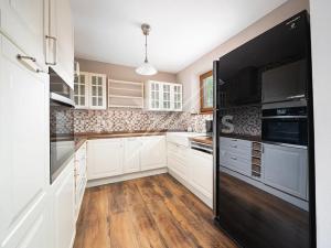 Prodej rodinného domu, Králův Dvůr, Na Vinohradech, 103 m2