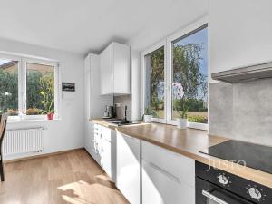 Pronájem rodinného domu, Mukařov, Kopretinová, 140 m2