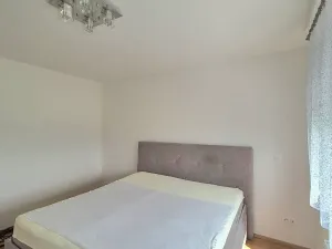 Pronájem rodinného domu, Jenštejn, Zlatnická, 90 m2