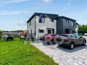 Prodej bytu 4+kk, Okrouhlo, 152 m2