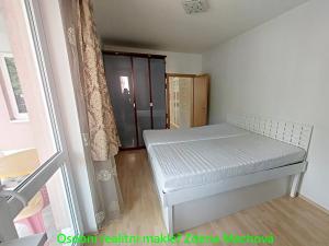 Pronájem bytu 2+kk, Praha - Strašnice, Gutova, 80 m2