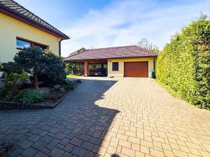 Prodej rodinného domu, Praha - Lipence, U lip, 280 m2