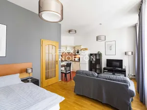 Pronájem bytu 1+kk, Praha - Vinohrady, Sázavská, 35 m2
