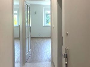 Pronájem bytu 1+kk, Praha, Ve struhách, 28 m2
