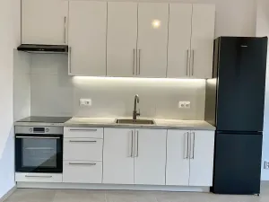 Pronájem bytu 1+kk, Praha - Košíře, Vrchlického, 35 m2