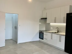 Pronájem bytu 1+kk, Praha - Košíře, Vrchlického, 35 m2