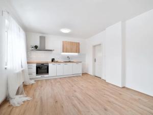 Pronájem bytu 2+kk, Leština u Světlé, 53 m2