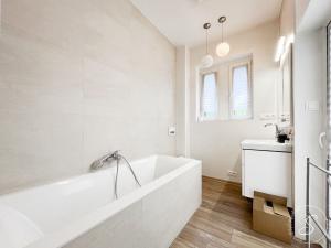 Pronájem bytu 2+kk, Praha - Nusle, Táborská, 52 m2