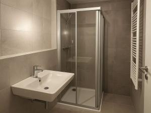Prodej bytu 2+kk, Praha - Hostavice, Českobrodská, 64 m2