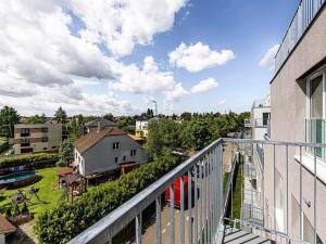 Prodej bytu 2+kk, Praha - Hostavice, Českobrodská, 64 m2